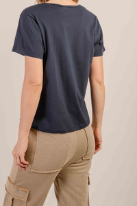 Camiseta Pune Decote V Azul