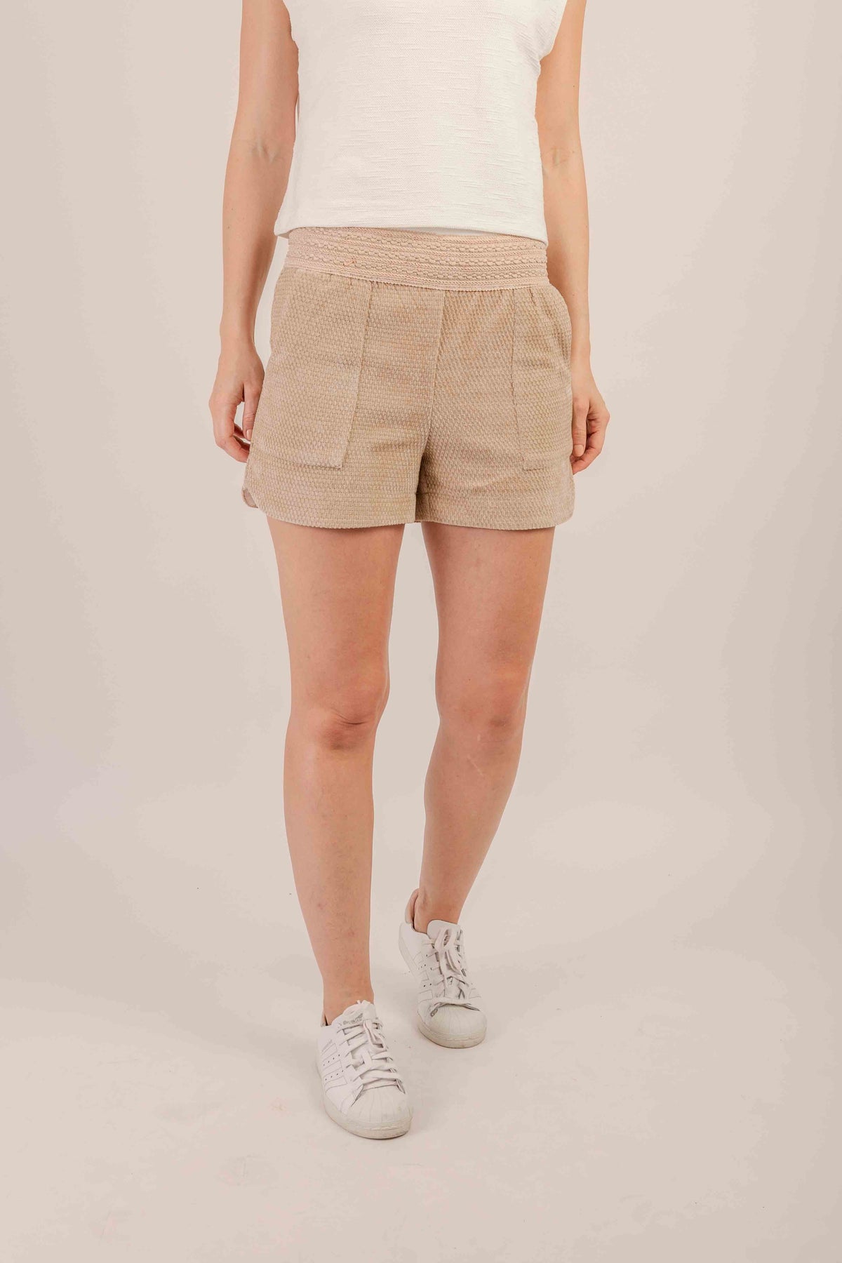 Shorts Varanasi Veludo Preto