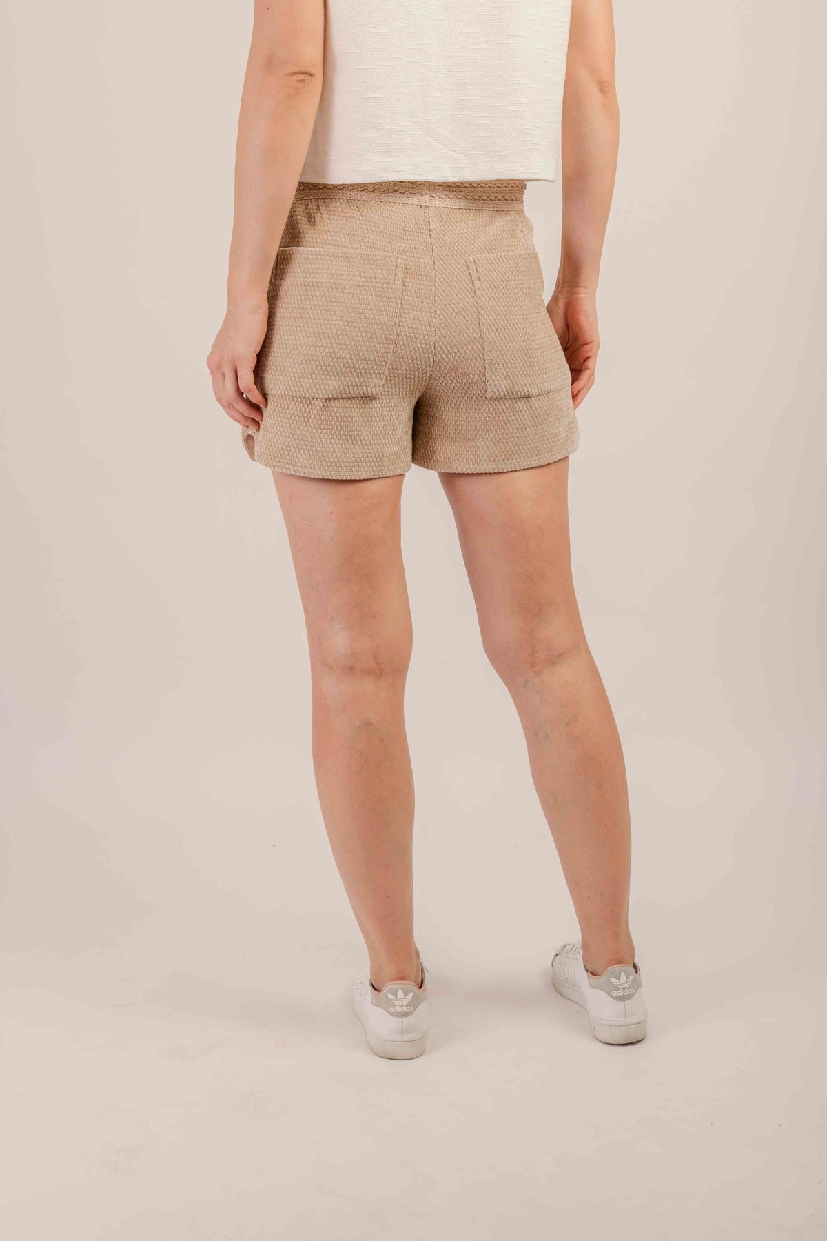 Shorts Varanasi Veludo Preto